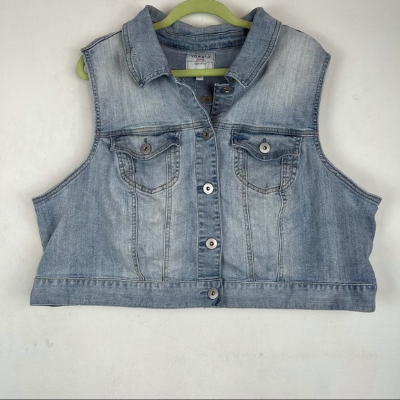 Torrid Distressed Denim Vest Light Wash Size 3 - Picture 3 of 8
